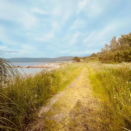Beirada 1 En Porto De Portocubelo Con Parking Lira (A Coruna)